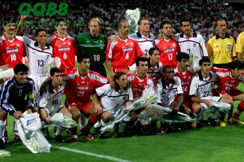 Hình ảnh đẹp tại World Cup 1998 giữa Iran và Mỹ